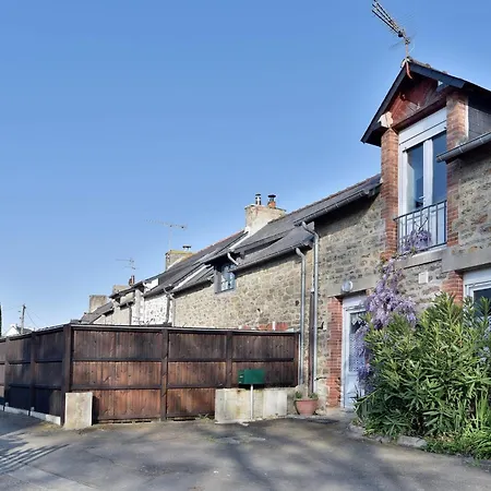 La Saudrais - Parking - Jardin Dinard